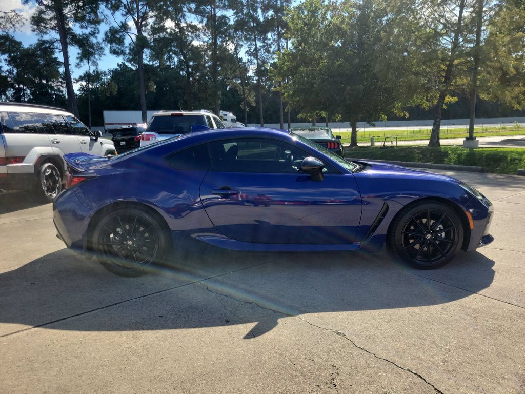 Used 2023 Toyota GR86 Premium RWD image 9