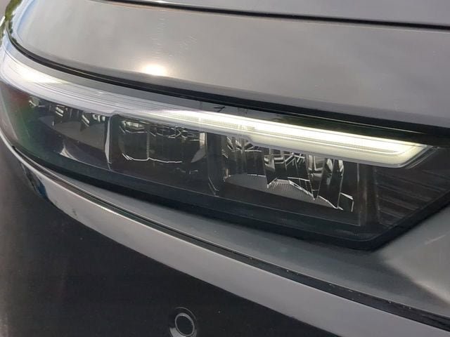 Used 2025 Honda Accord Touring image 9