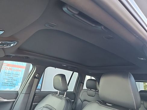 New 2025 Jeep Grand Cherokee Limited w/ Luxury Tech Group II image 36