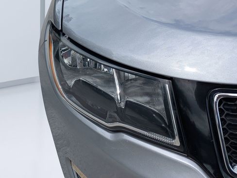 Used 2021 Jeep Compass Limited image 9