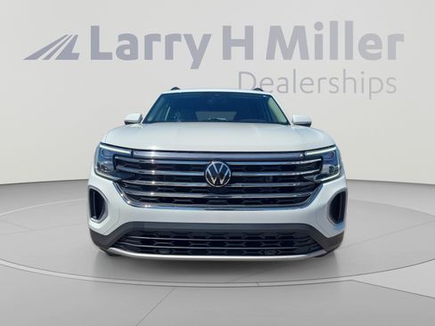 Used 2024 Volkswagen Atlas SE AWD/4WD image 8