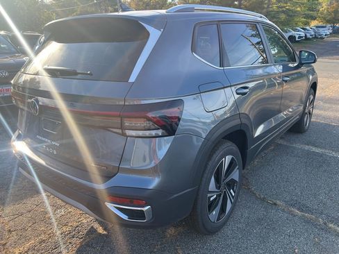 New 2025 Volkswagen Taos SE image 6