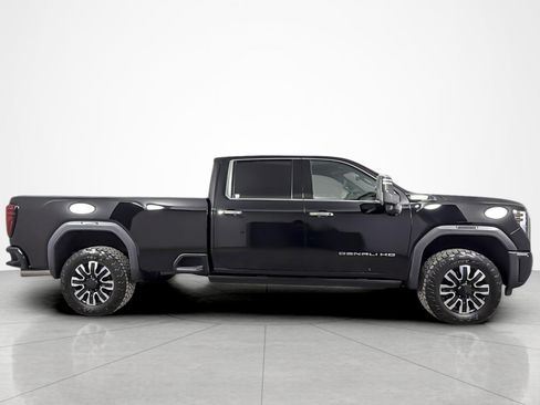 Used 2024 GMC Sierra 3500 Denali Ultimate AWD/4WD image 6