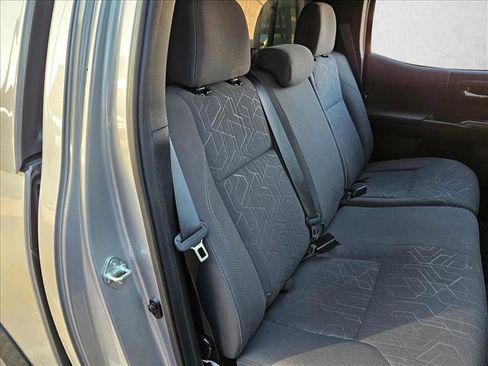 Used 2017 Toyota Tacoma TRD Off-Road image 19