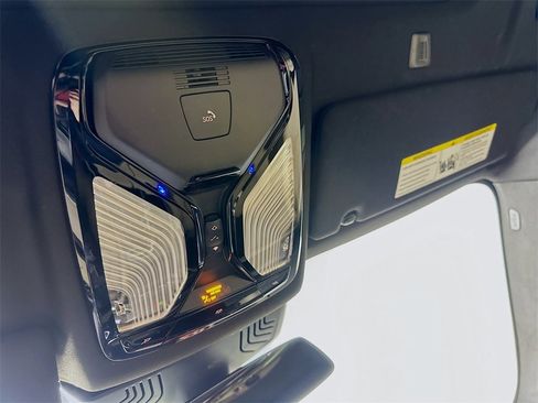 Used 2021 BMW 530i w/ Premium Package image 32