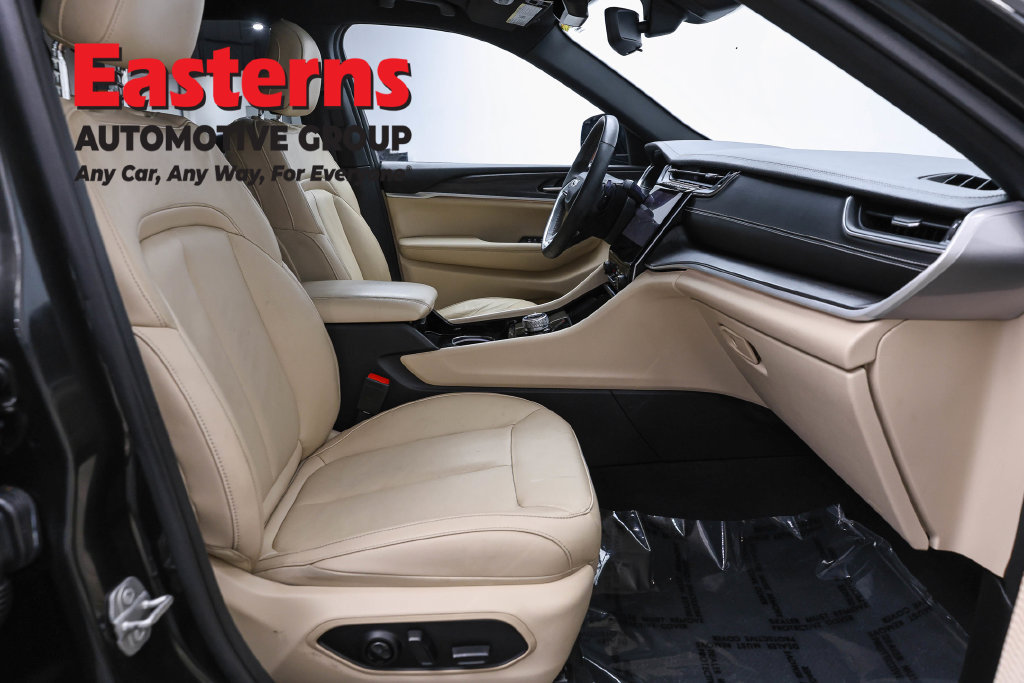 Used 2023 Jeep Grand Cherokee L Limited AWD/4WD image 26