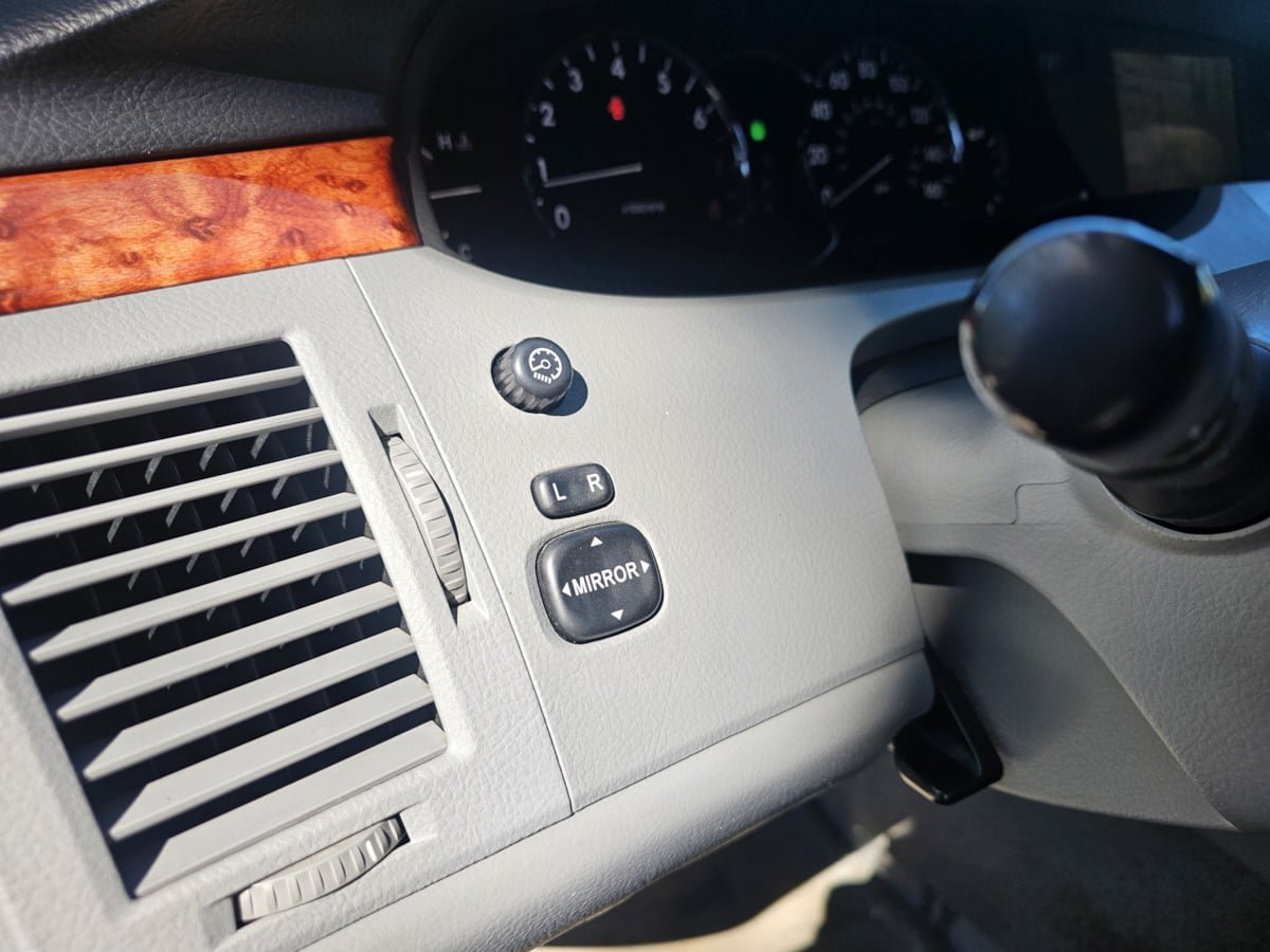 Used 2006 Toyota Avalon Limited FWD image 16