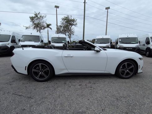 Used 2024 Ford Mustang Premium RWD image 4