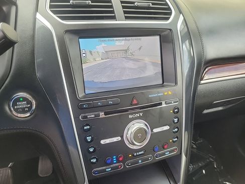 Used 2018 Ford Explorer Platinum AWD/4WD image 22