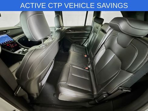 New 2025 Jeep Grand Cherokee Limited w/ Black Appearance Package image 23