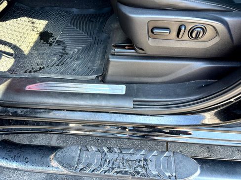 Used 2019 GMC Sierra 1500 SLT w/ SLT Premium Plus Package image 25