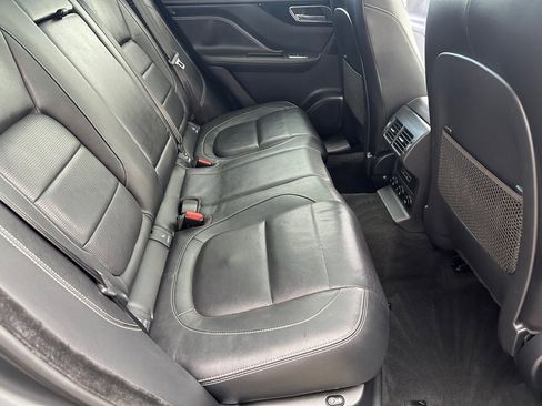 Used 2019 Jaguar F-PACE S image 22