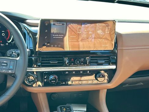 New 2026 Nissan Pathfinder Platinum AWD/4WD image 27