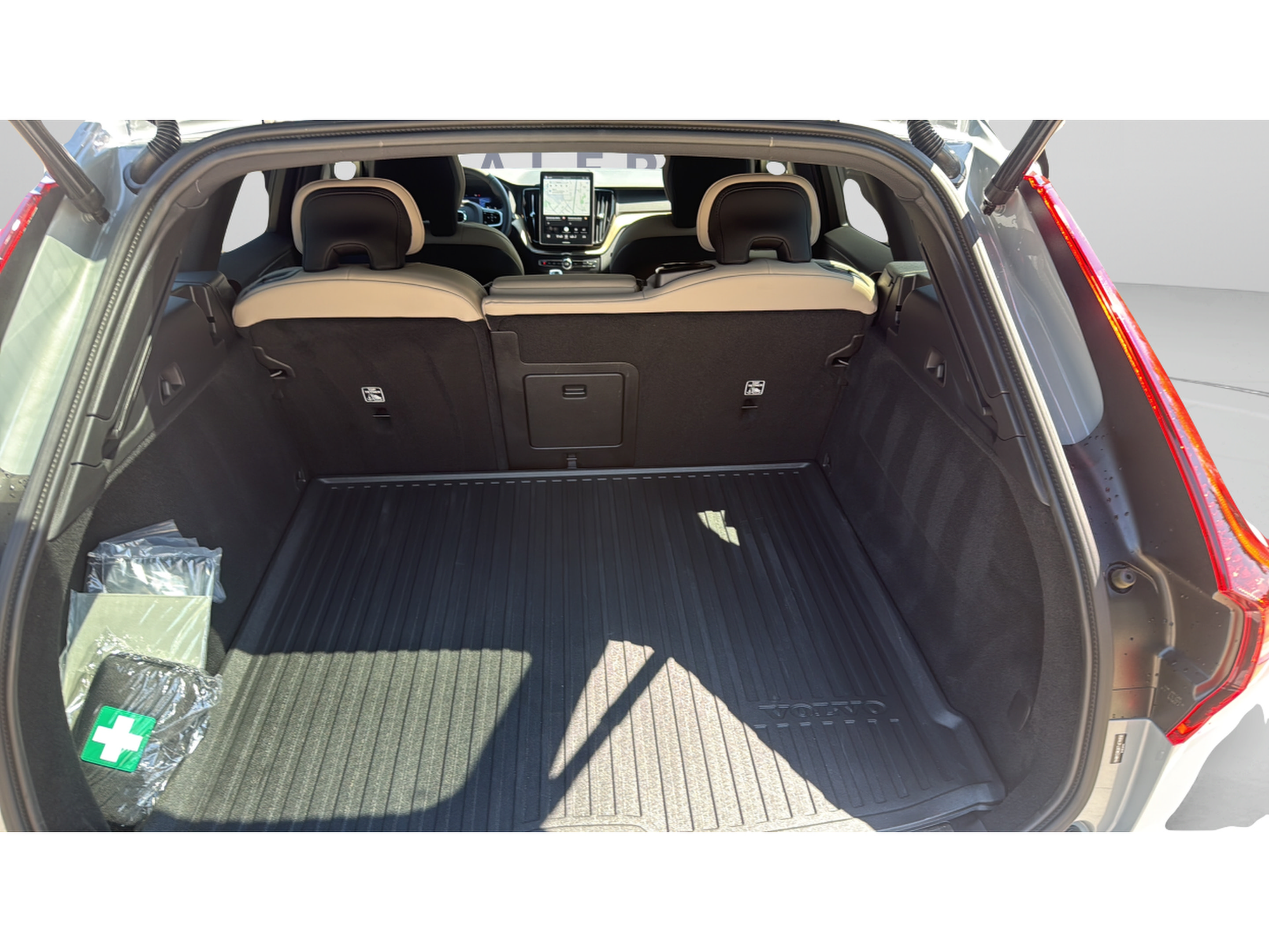 Used 2026 Volvo XC60 B5 Plus w/ Protection Package Premier AWD/4WD image 23