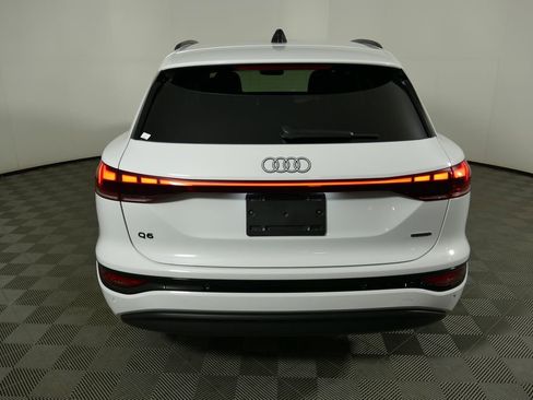 Certified 2025 Audi Q6 e-tron Premium w/ Convenience Package image 28