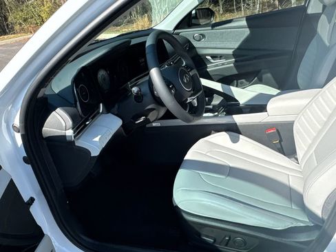 New 2026 Hyundai Elantra Limited image 9