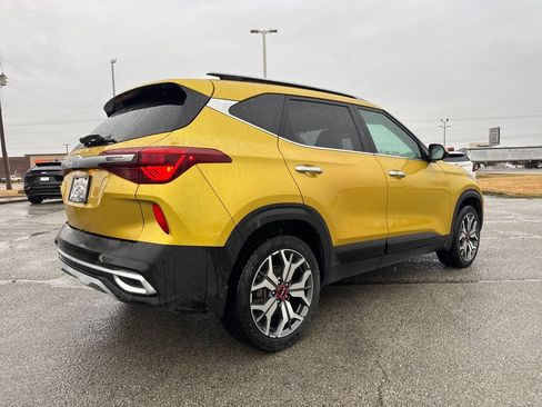 Used 2023 Kia Seltos SX w/ SX Sunroof Package image 7