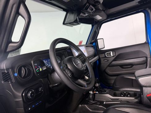 Used 2024 Jeep Wrangler Unlimited Rubicon 4xe AWD/4WD image 25