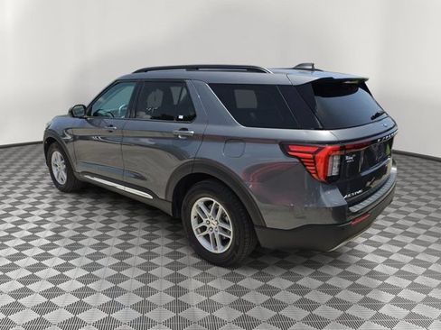 Certified 2025 Ford Explorer Active w/ Active Comfort Package RWD image 3