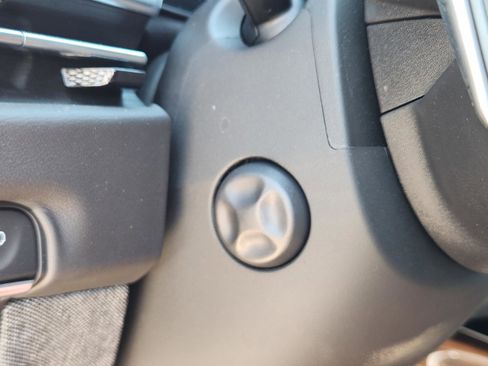 Used 2026 Cadillac Escalade ESV Platinum Sport w/ LPO, Floor Liner Package image 27