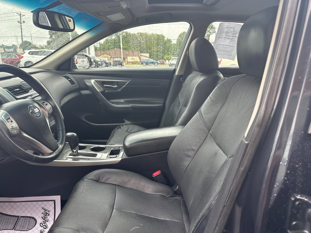 Used 2015 Nissan Altima 2.5 SL w/ Moonroof Package FWD image 2