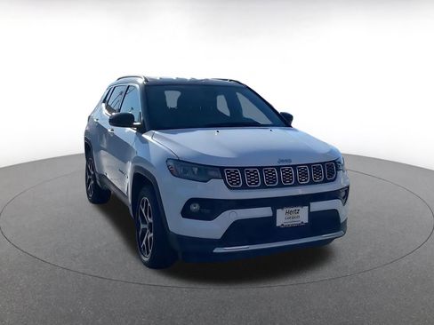 Used 2025 Jeep Compass Limited image 3