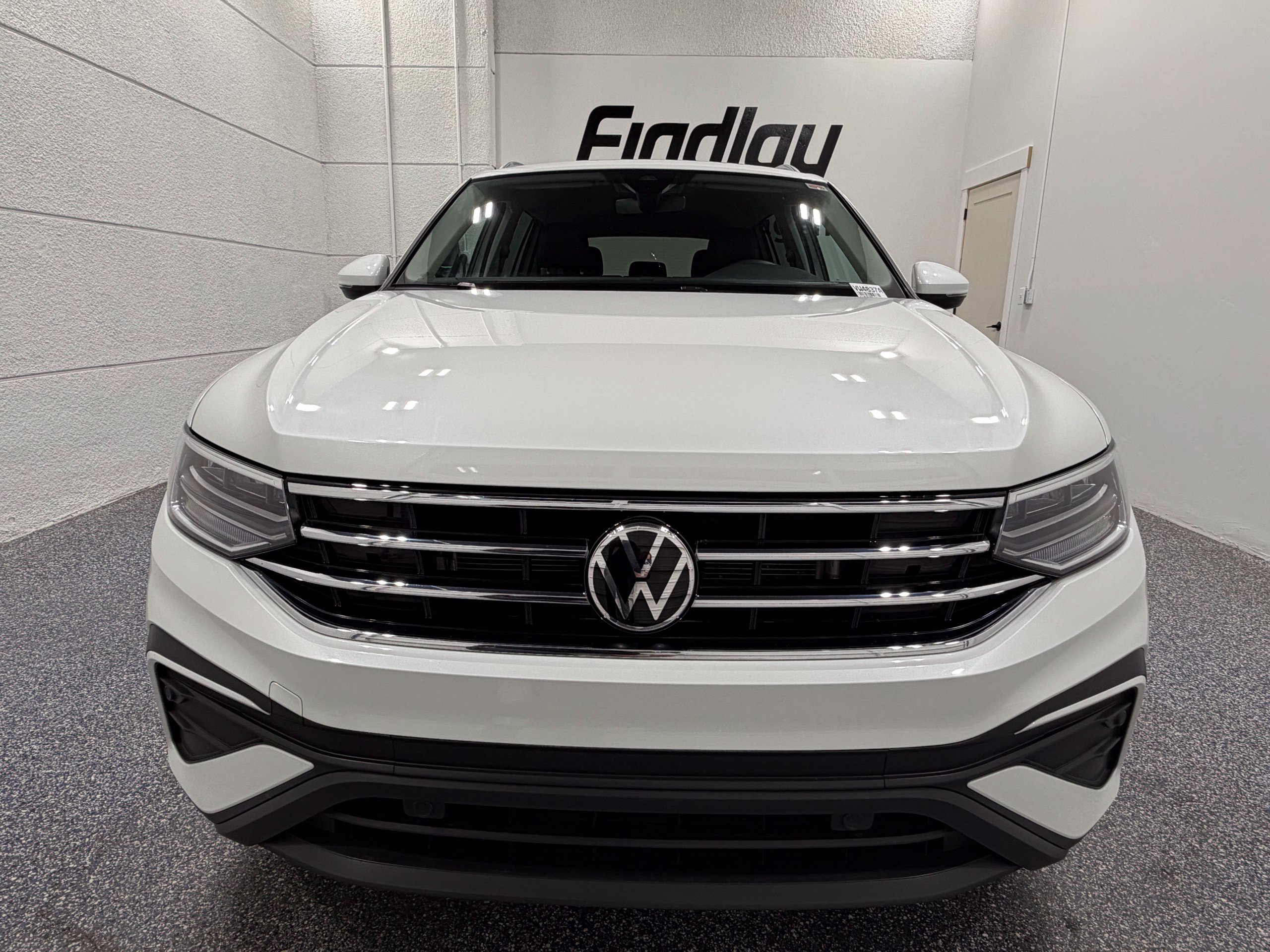 Used 2023 Volkswagen Tiguan SE FWD image 10