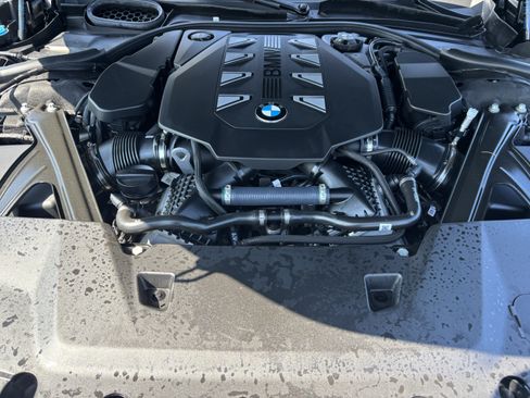 Certified 2023 BMW 760i xDrive w/ Luxury Rear Seating Package AWD/4WD image 36