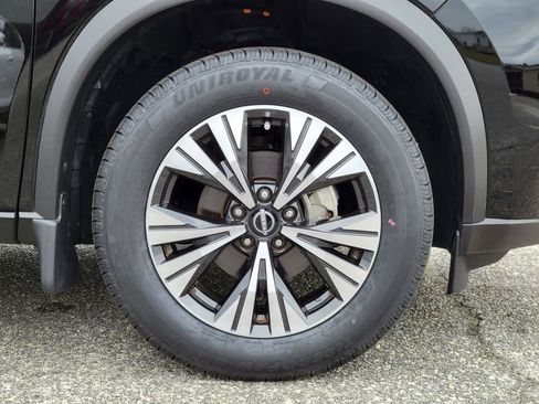 Used 2023 Nissan Rogue SV image 11