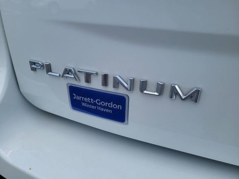 Used 2025 Ford Expedition Platinum w/ Driver's Package AWD/4WD image 6