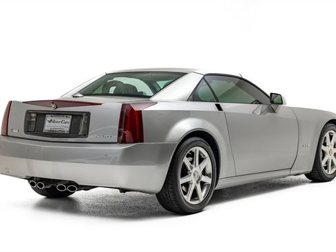 Used 2005 Cadillac XLR image 17