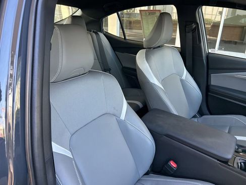 Used 2025 Toyota Camry SE image 19