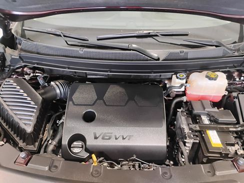 Used 2021 Chevrolet Traverse LT FWD image 31