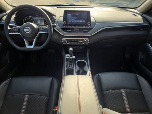 Certified 2025 Nissan Altima 2.5 SR FWD image 11
