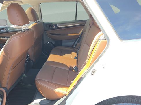 Used 2017 Subaru Outback 2.5i Touring w/ Popular Package #5A image 12