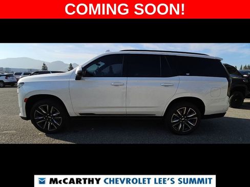 Used 2023 Cadillac Escalade Sport Platinum w/ Heavy-Duty Trailer Package AWD/4WD image 4