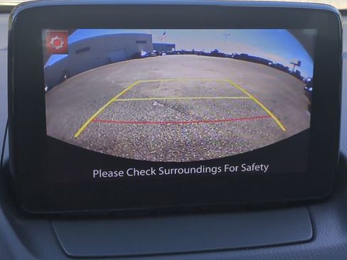 Used 2020 Toyota Yaris LE image 28