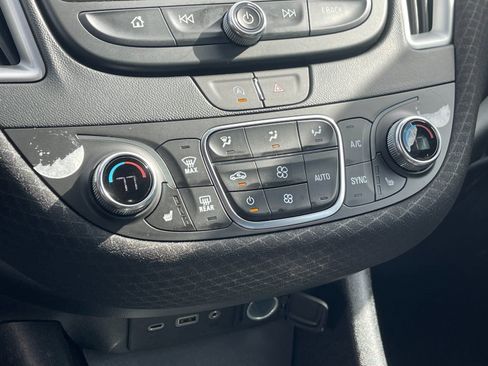 Used 2025 Chevrolet Malibu LT image 21