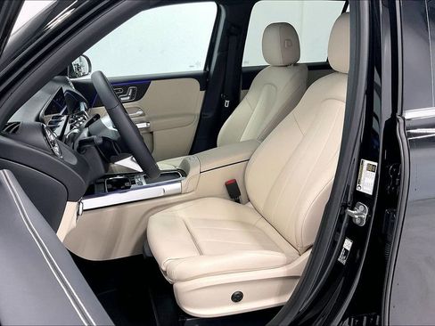 New 2026 Mercedes-Benz GLB 250 image 9