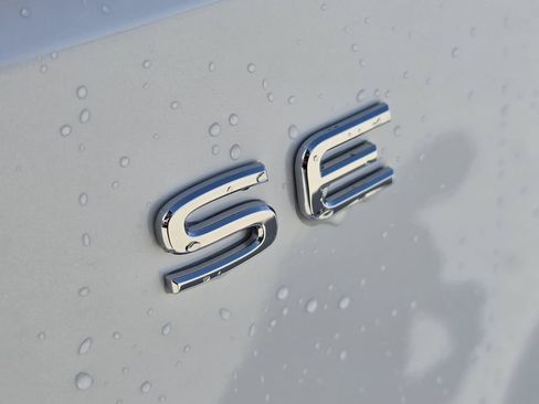 New 2026 Volkswagen Atlas SE FWD image 8
