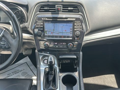 Used 2017 Nissan Maxima SR w/ Midnight Edition FWD image 12