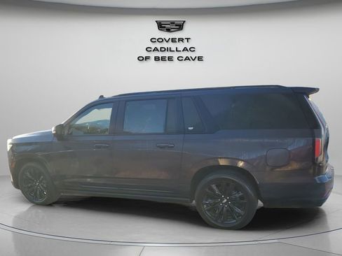 Certified 2023 Cadillac Escalade ESV Sport w/ Touring Package image 6