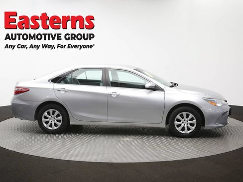 Used 2015 Toyota Camry LE FWD image 44