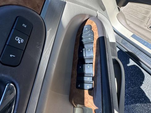 Used 2012 Buick Enclave Premium FWD image 9