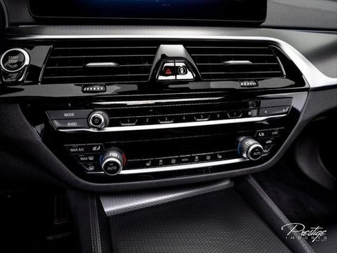Used 2021 BMW M550i xDrive w/ Premium Package AWD/4WD image 30