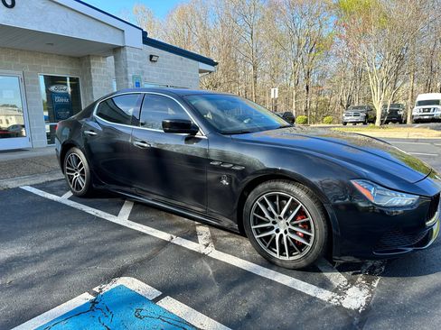 Used 2015 Maserati Ghibli RWD image 11