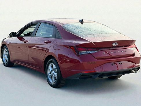 Certified 2023 Hyundai Elantra SE image 5