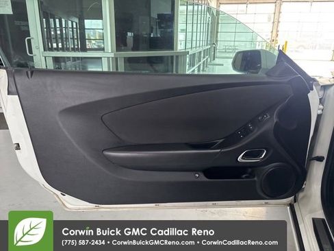 Used 2014 Chevrolet Camaro SS RWD image 27