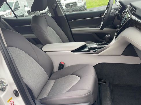 Used 2018 Toyota Camry LE w/ Convenience Package FWD image 24