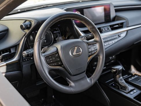 Used 2020 Lexus ES 300h 300h image 14